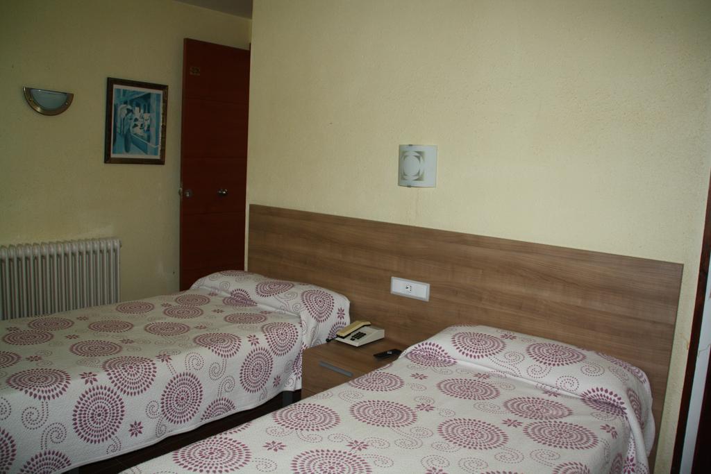 Hotel La Masia Portbou Zimmer foto